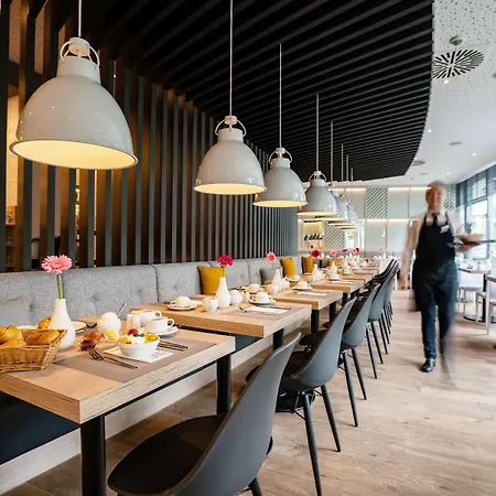 Acomhotel Muenchen-haar 3*