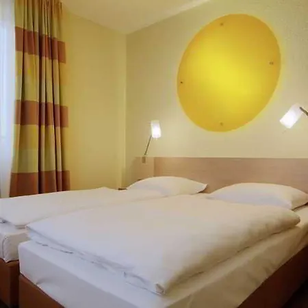 Acomhotel Muenchen-haar מלון
