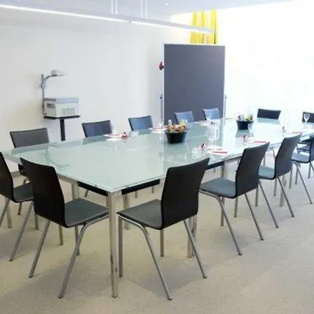 Acomhotel Muenchen-haar 3*